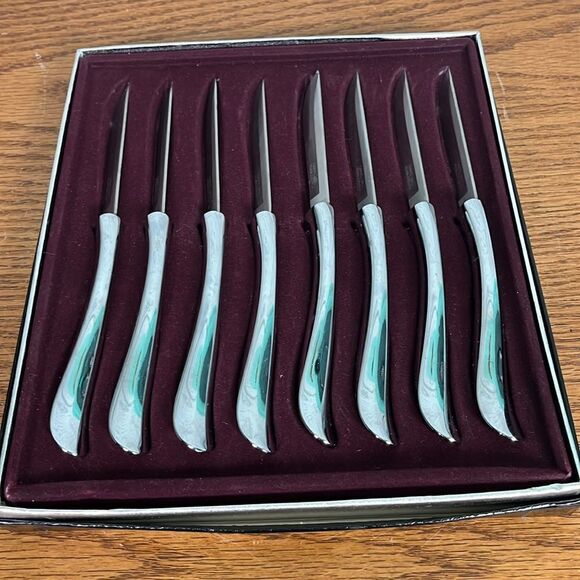 Vintage CARVEL HALL STEAK KNIVES Stainless Steel Cutlery USA Made Set of 8 Boxed - Picture 1 of 4